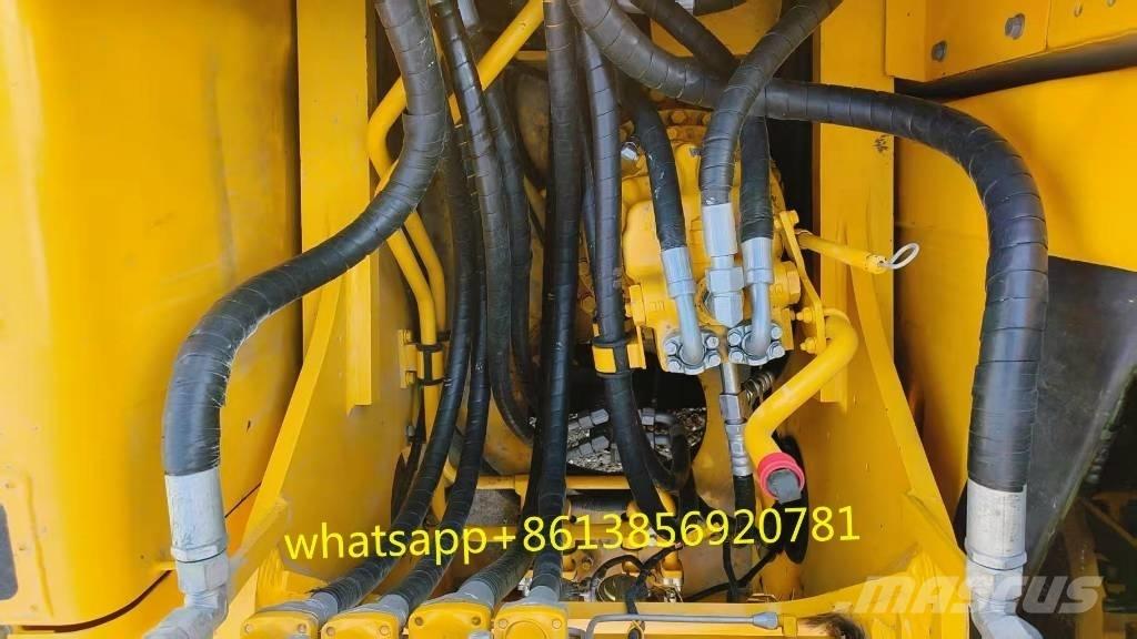 Komatsu PC 240-8 중형굴삭기 7톤-28톤