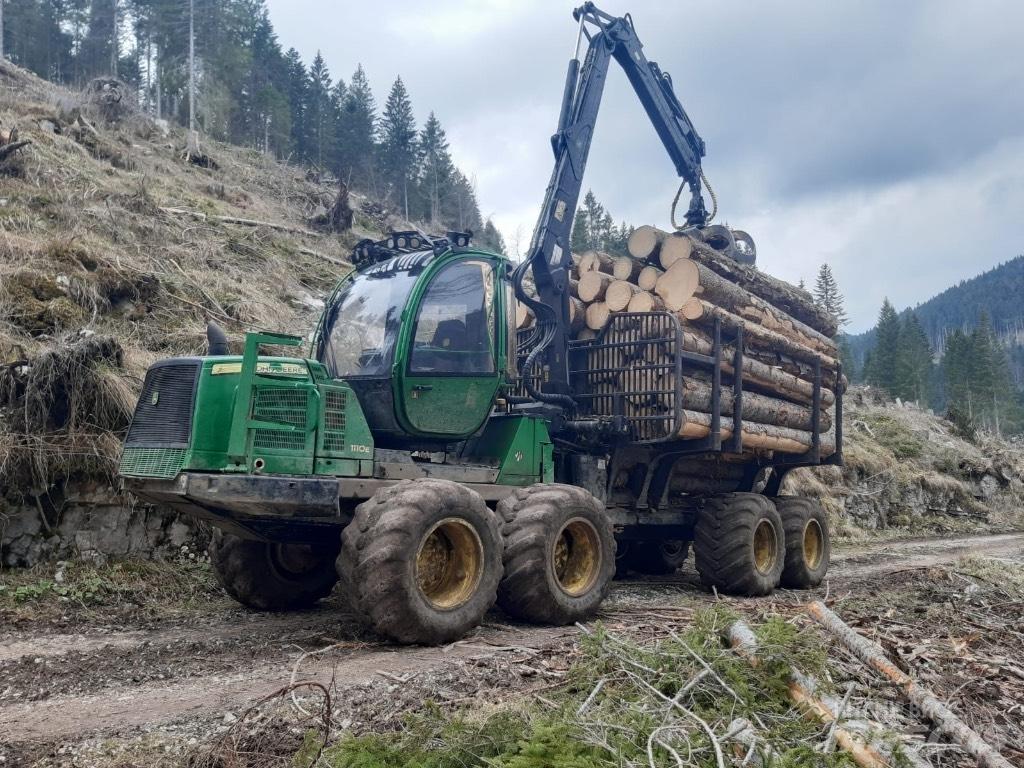 John Deere 1110 E 원목 포워더