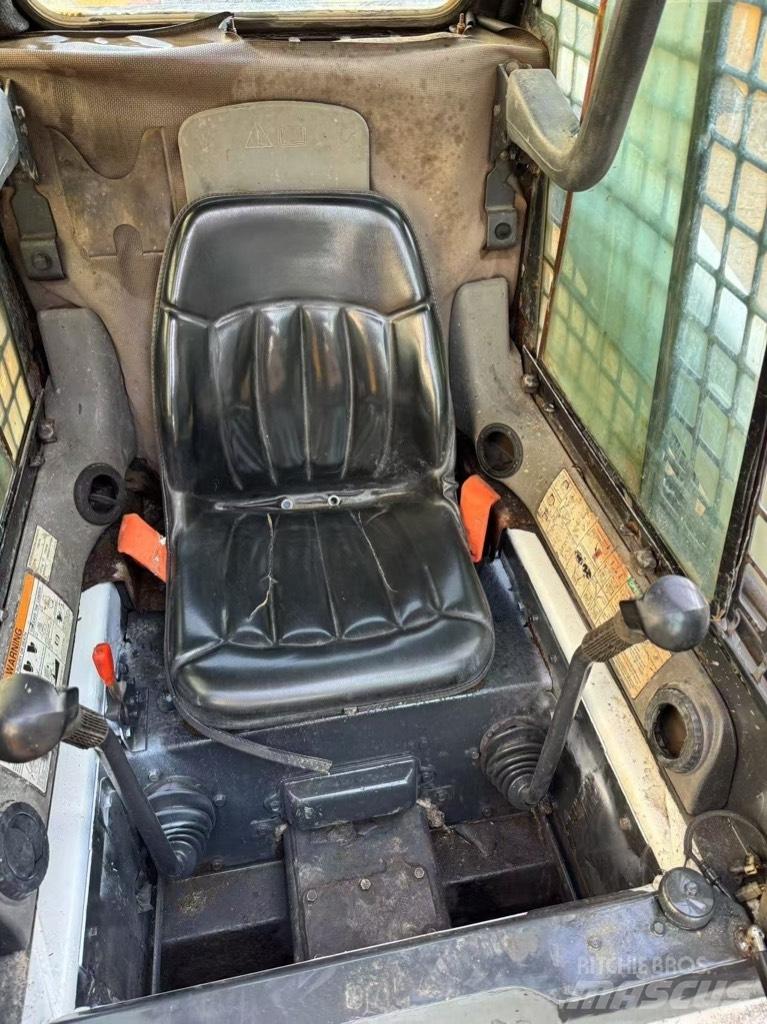 Bobcat S 160  스키드로더
