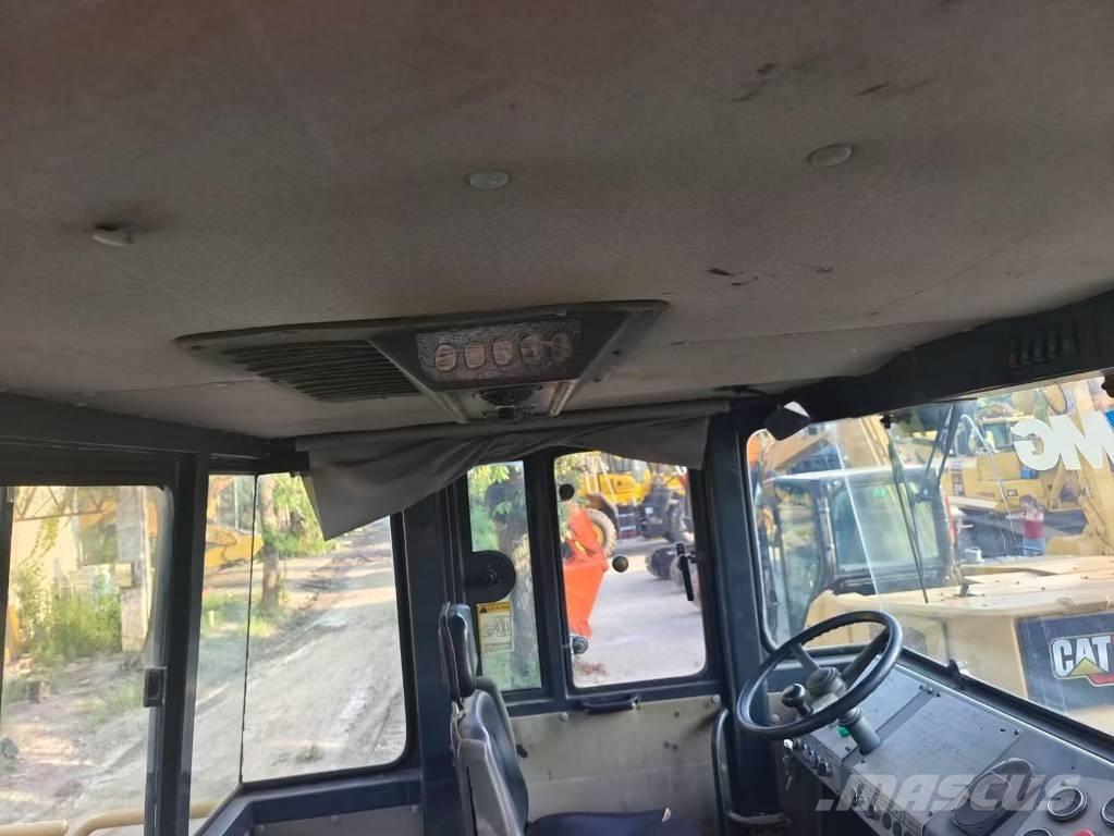 XCMG XP 263 공기 타이어 롤러