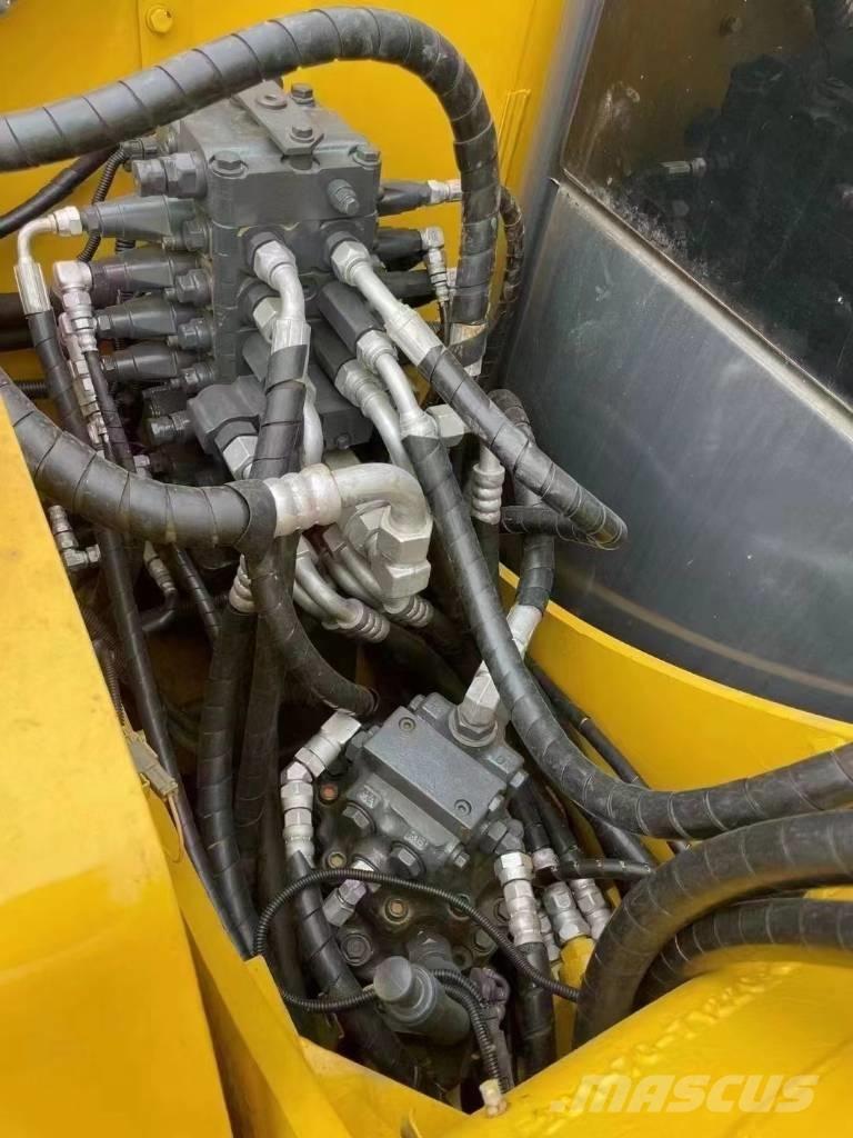 Komatsu PC 70 중형굴삭기 7톤-28톤