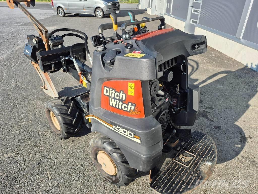 Ditch Witch R300 트렌처