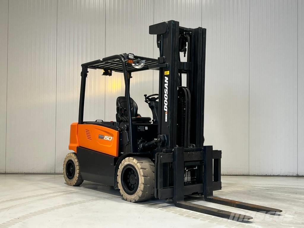 Doosan B50X-7 전동 지게차
