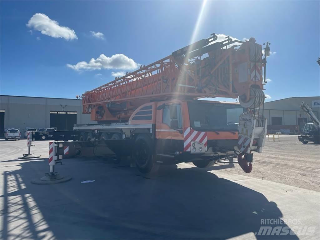 Demag AC 250-5 A/T 크레인