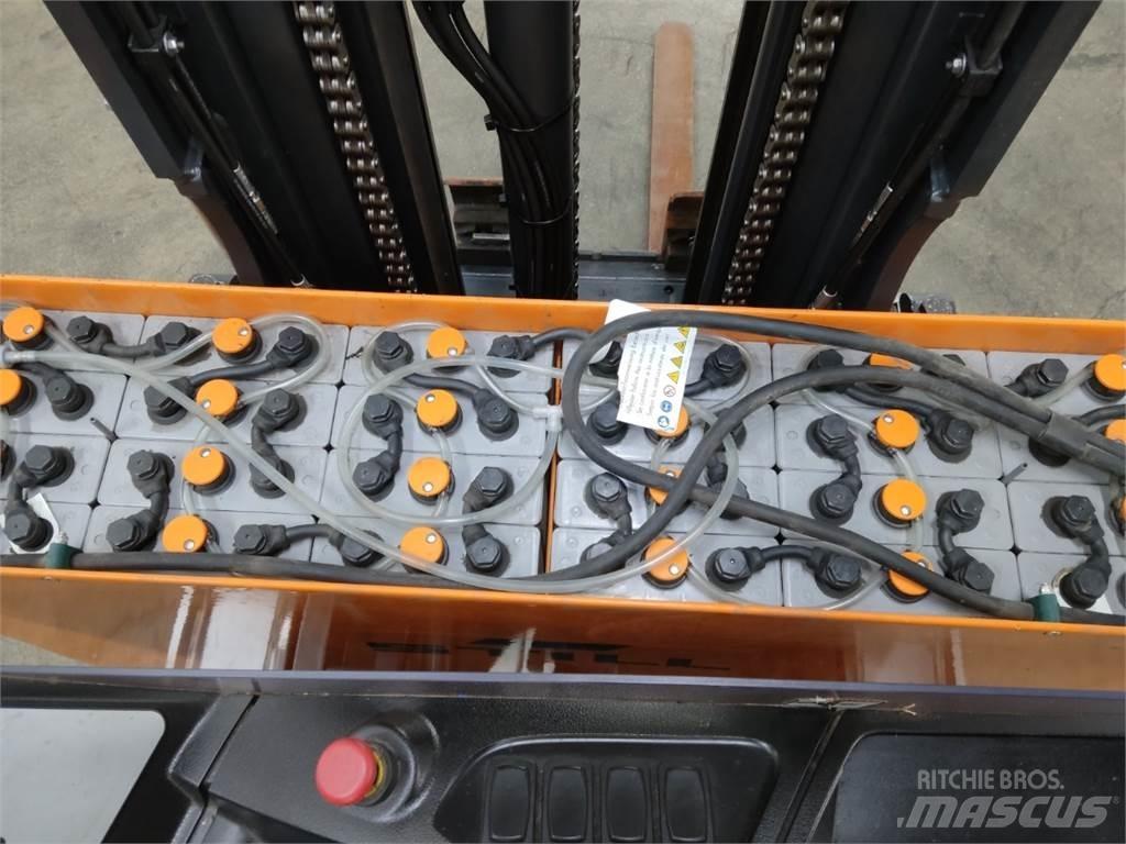 Still FM-X14 리치 트럭