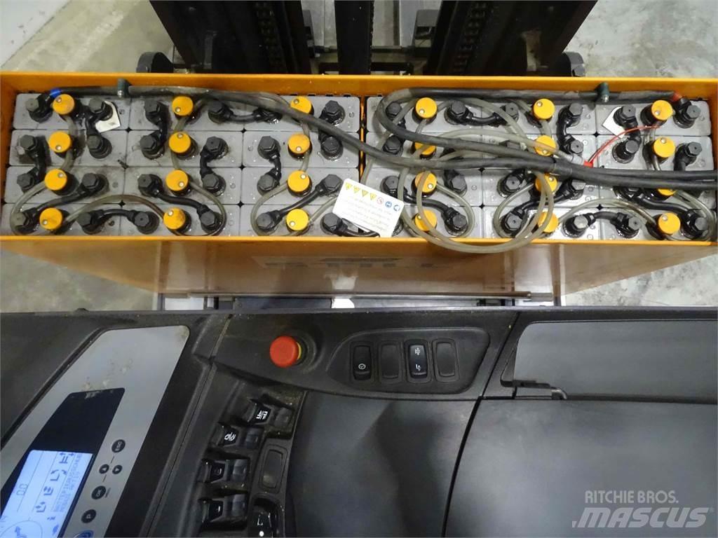Still FM-X17 리치 트럭