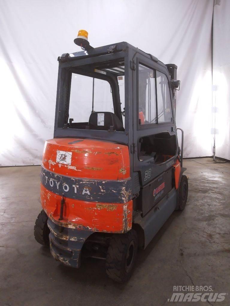 Toyota 7FBMF30 전동 지게차