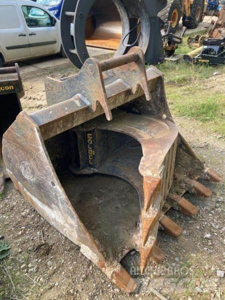 JCB 245XR 대형 굴삭기 29톤 이상
