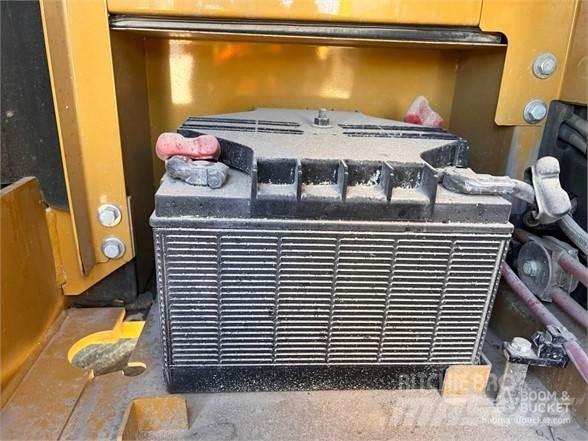 CAT 320 대형 굴삭기 29톤 이상