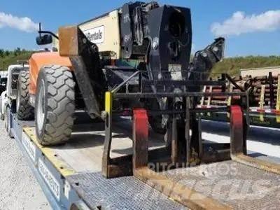 JLG 1055 텔러 핸들러