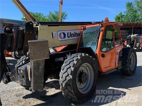 JLG 1055 텔러 핸들러