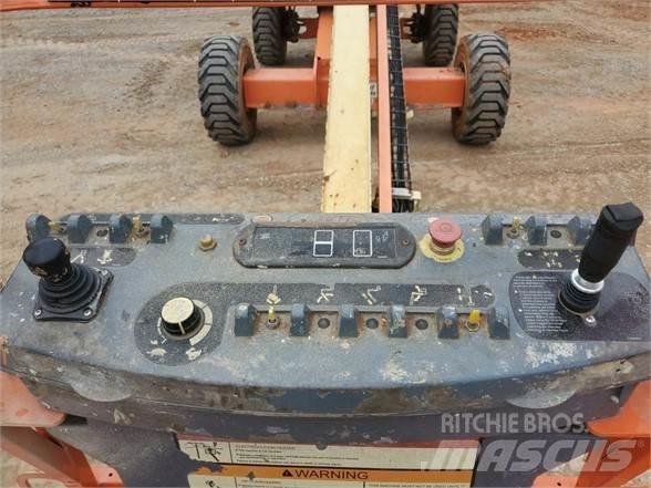 JLG 400S 견인식 전동이동 리프트