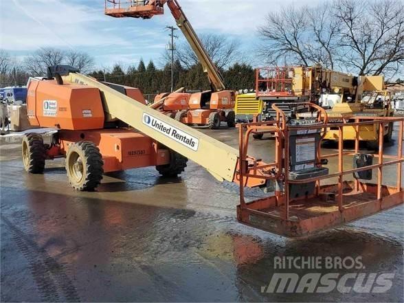 JLG 600S 견인식 전동이동 리프트