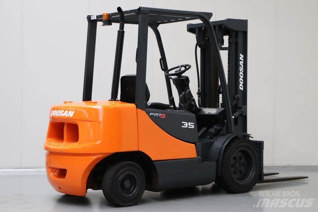 Doosan D35S 디젤 지게차