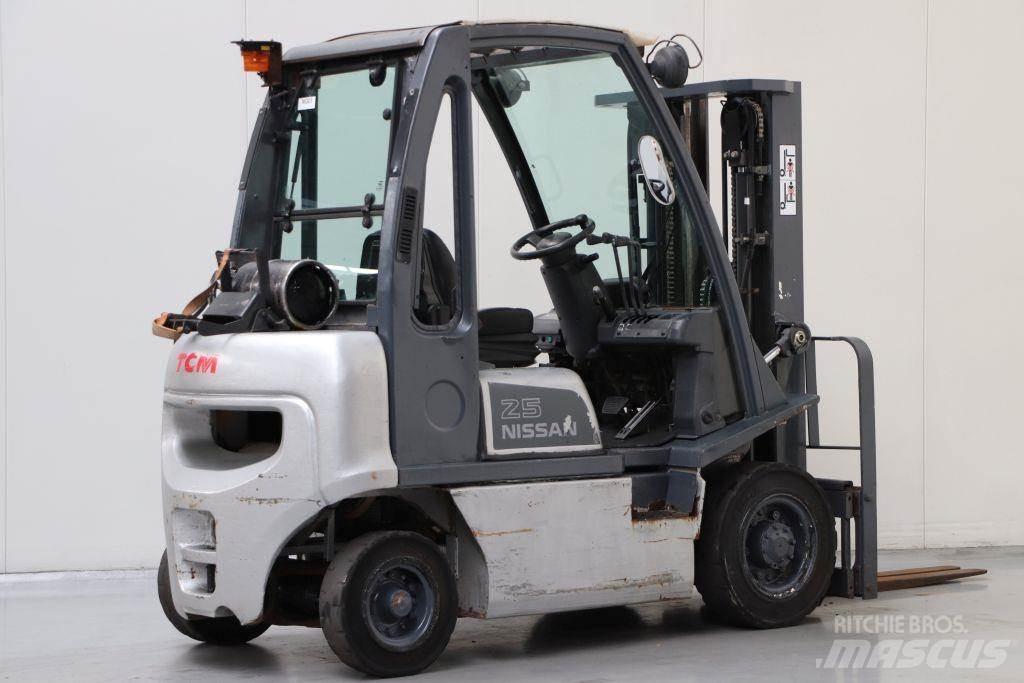 Nissan UD02A25PQ LPG 지게차