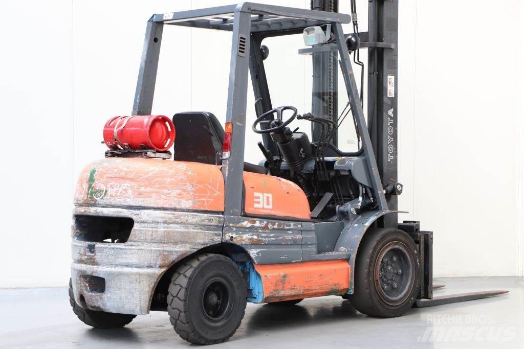 Toyota 02-6FGF30 LPG 지게차