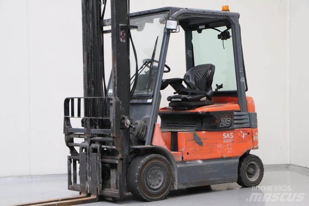 Toyota 7FBMF25 전동 지게차