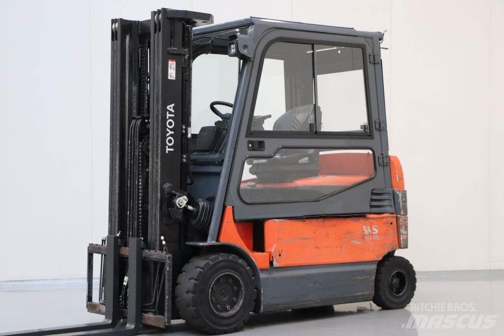 Toyota 7FBMF30 전동 지게차