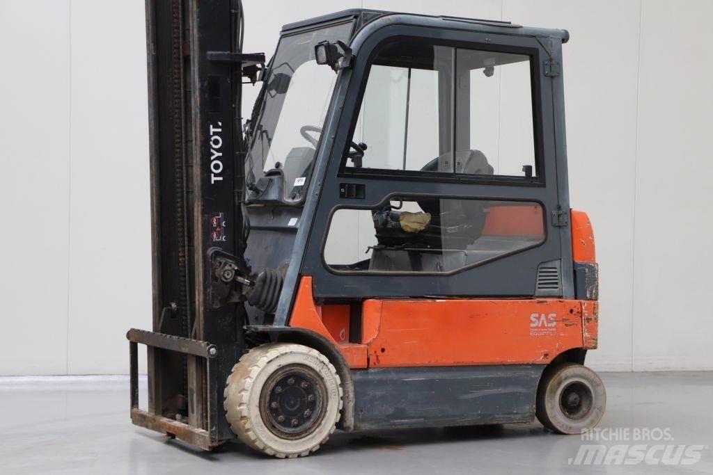 Toyota 7FBMF30 전동 지게차