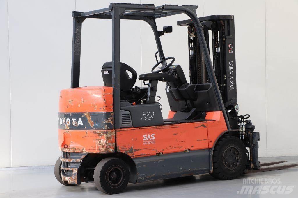 Toyota 7FBMF30 전동 지게차