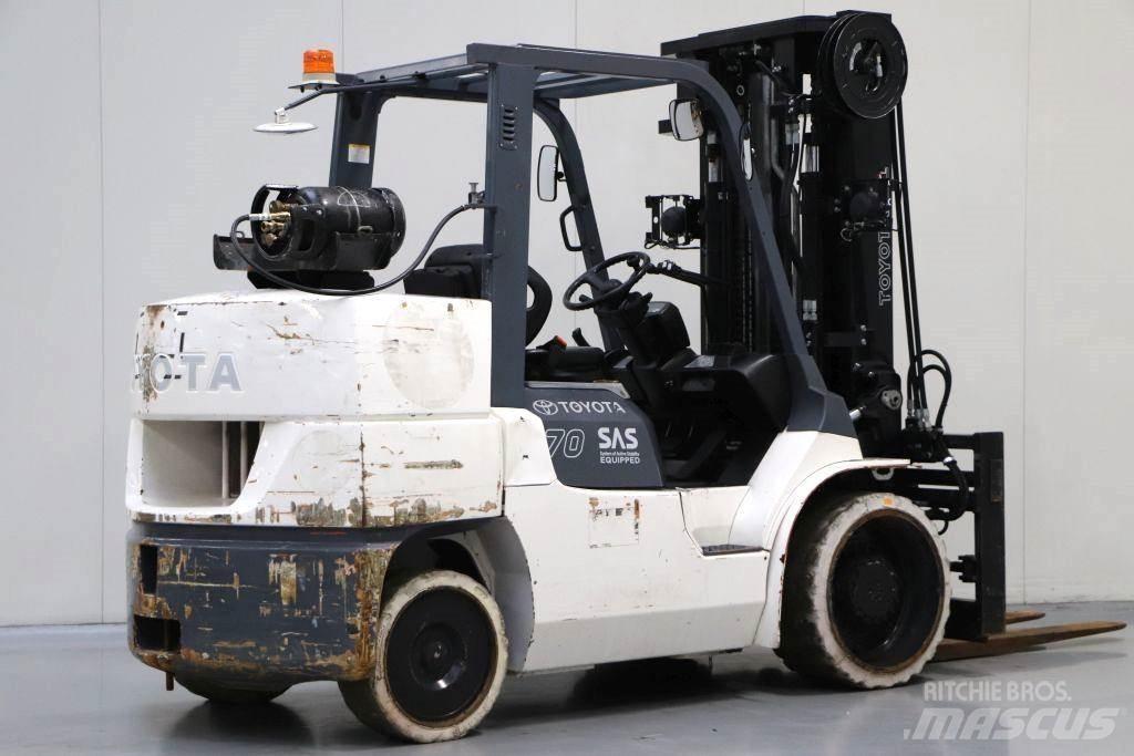Toyota 7FGCU70 LPG 지게차