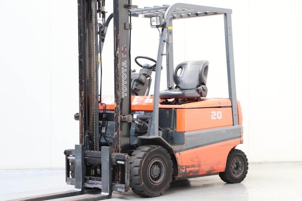 Toyota FBMF20 전동 지게차