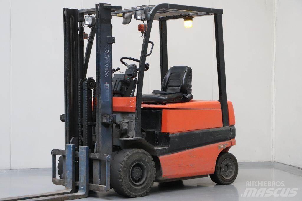 Toyota FBMF25 전동 지게차