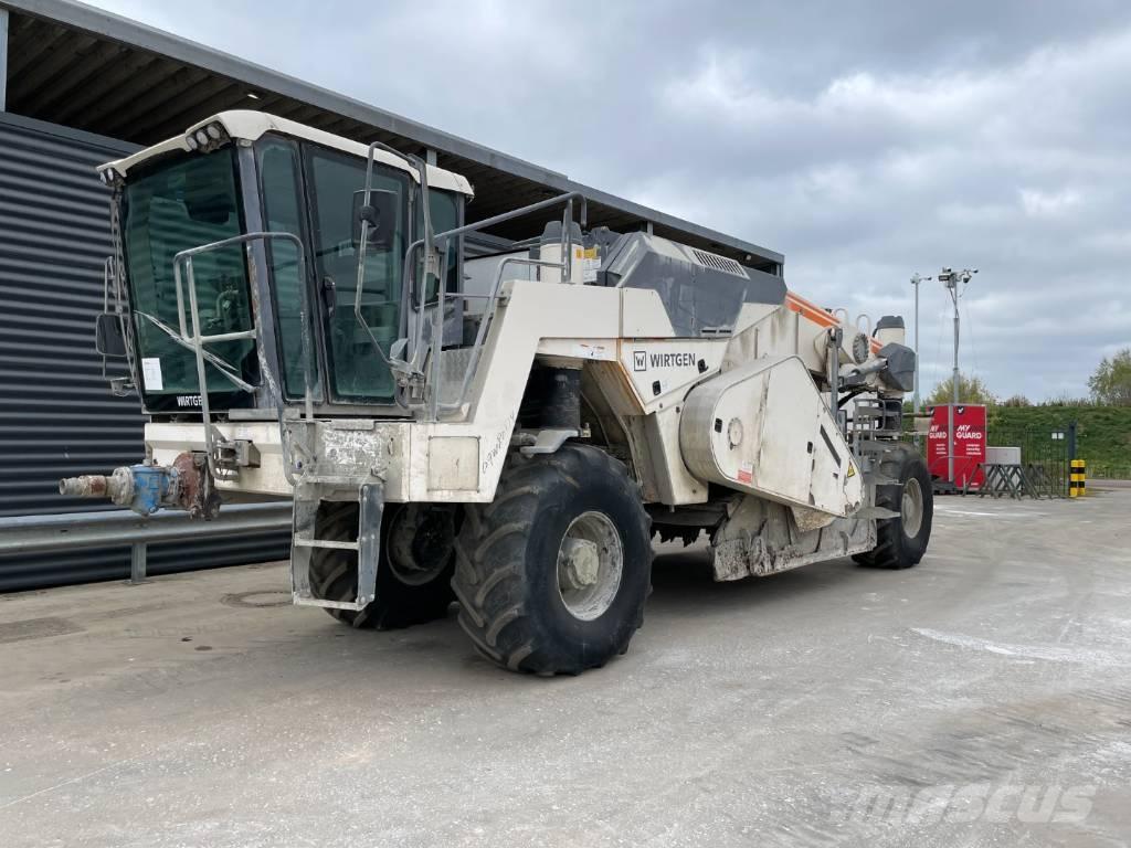 Wirtgen WR 200 XLI 아스팔트 리사이클러