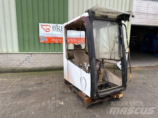 CAT 325 LN 캐빈 및 인테리어