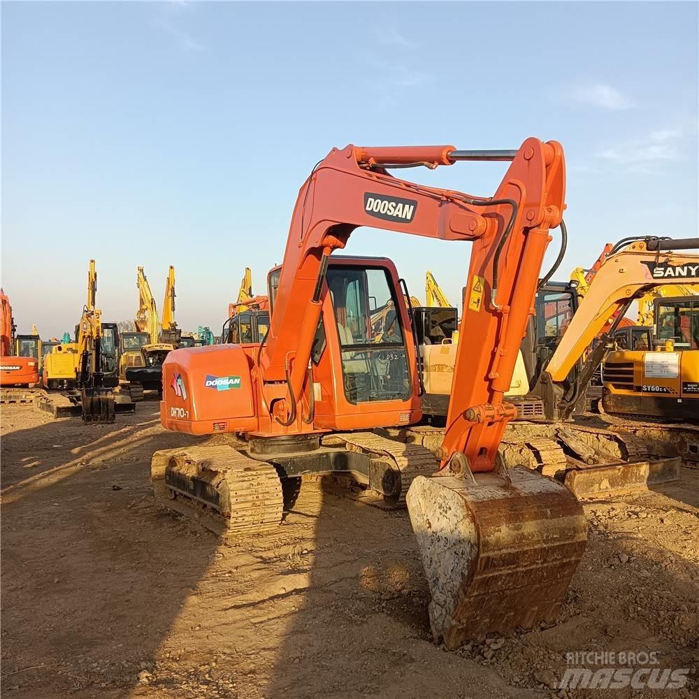 Doosan DH 70 대형 굴삭기 29톤 이상