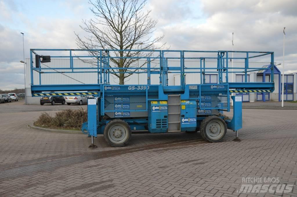 Genie GS3390 RT 가위형 리프트