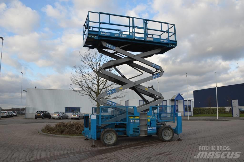 Genie GS3390 RT 가위형 리프트