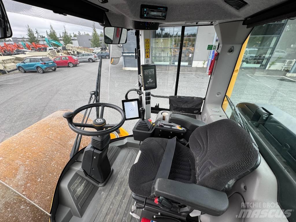 Volvo SD 135 B 싱글 드럼 롤러