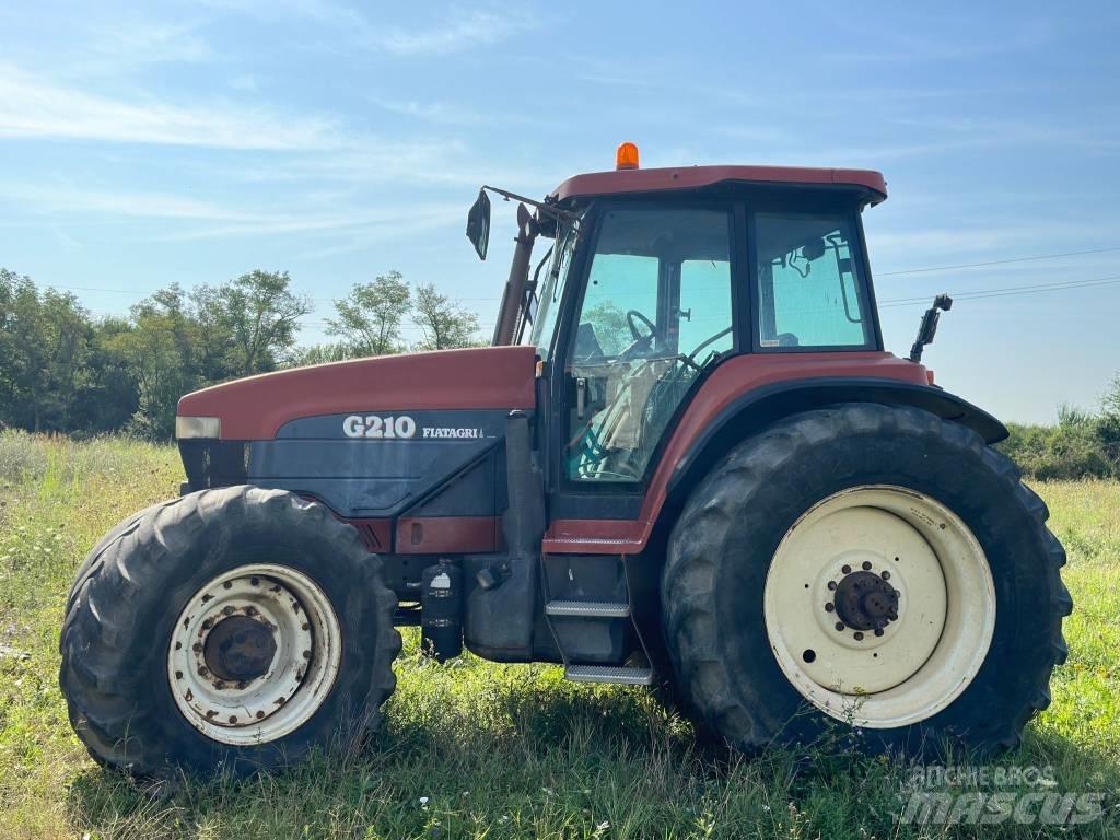 New Holland G 210 트랙터