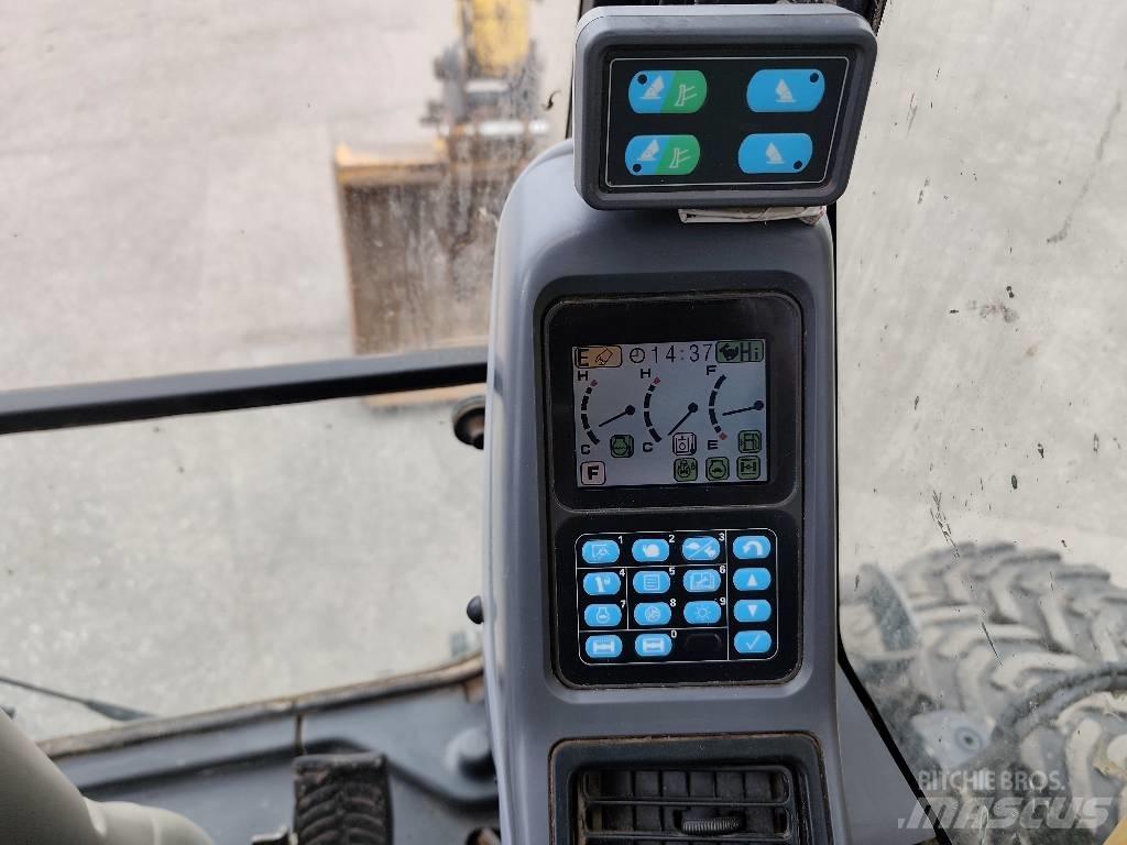 Komatsu PW 160-7E0  휠 굴삭기