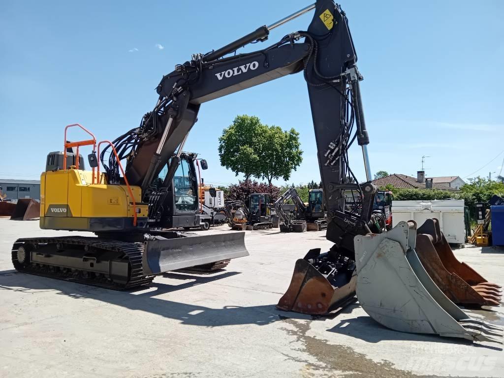 Volvo ECR 235 E 대형 굴삭기 29톤 이상