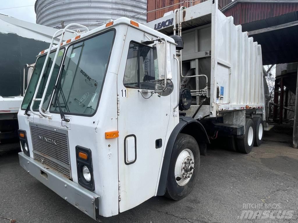 Mack LE613 폐기물 수거 트럭