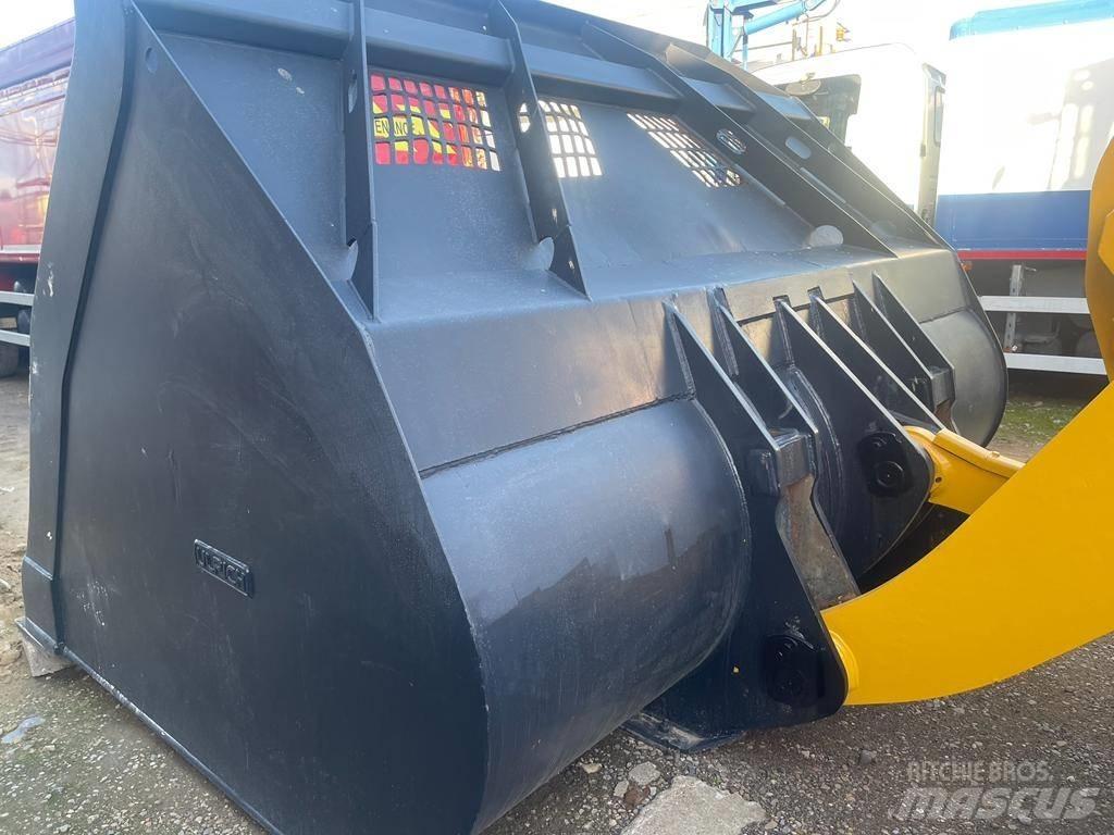 Komatsu WA 470  휠로우더