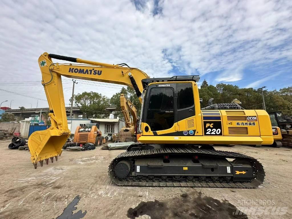 Komatsu pc220 대형 굴삭기 29톤 이상