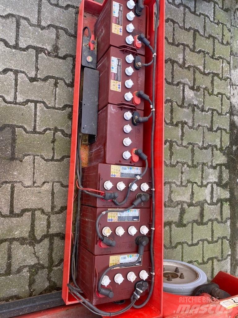SkyJack SJ4620 가위형 리프트