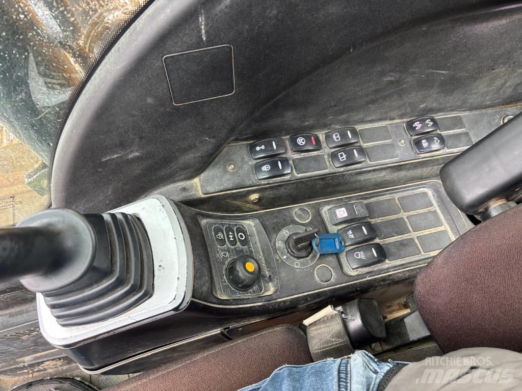 JCB 145LC 대형 굴삭기 29톤 이상