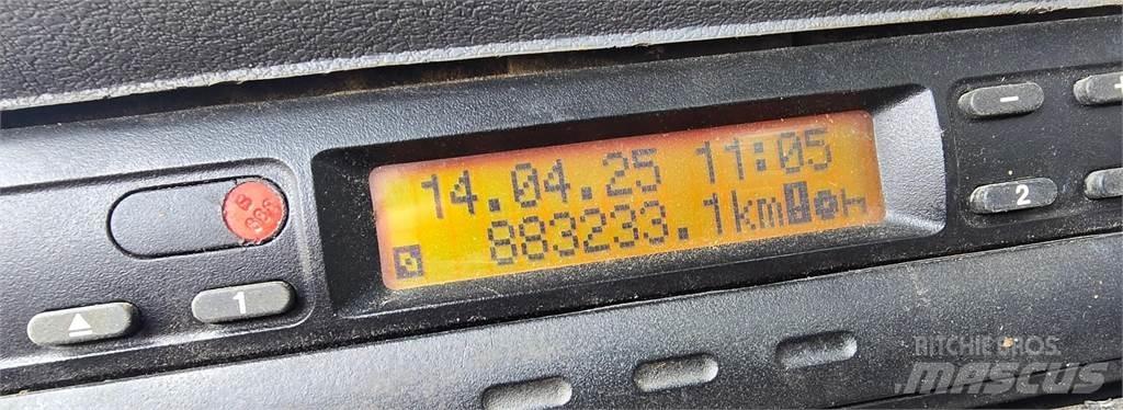 Sisu E12M 8X4 덤프 트럭