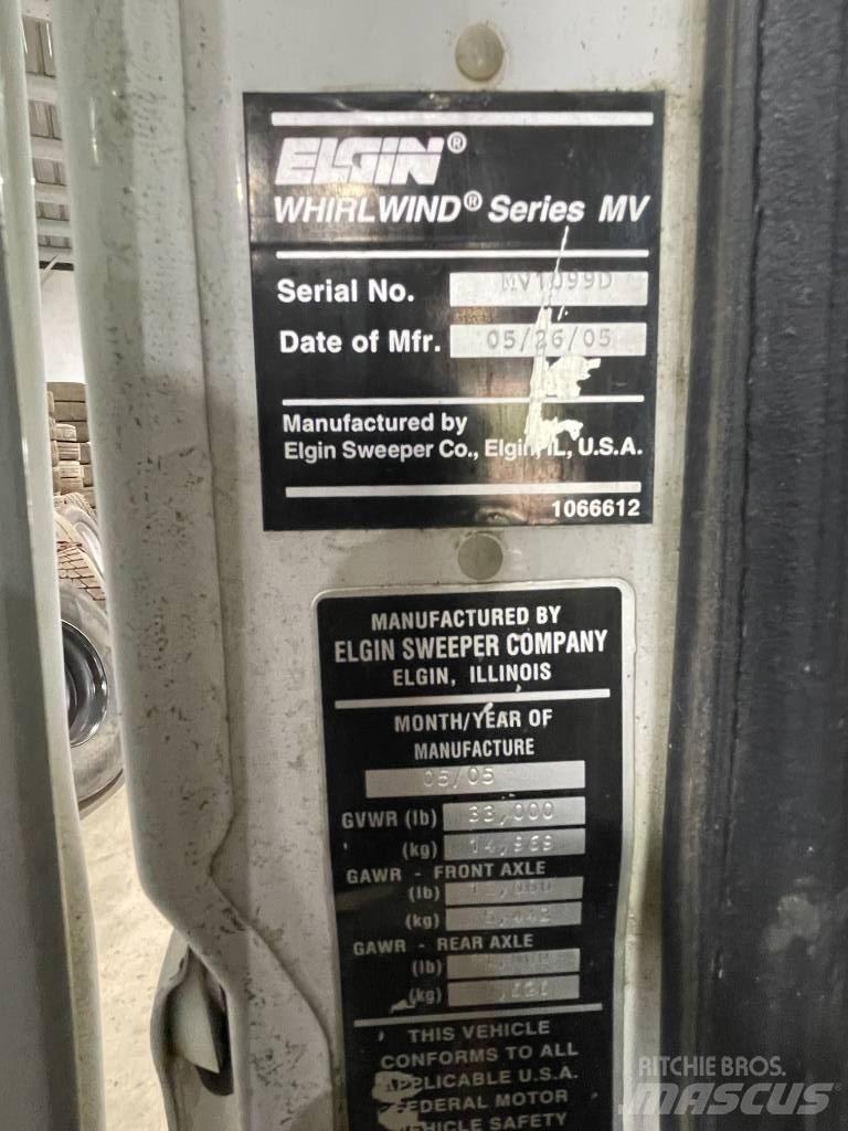 Sterling SC8000 청소 트럭