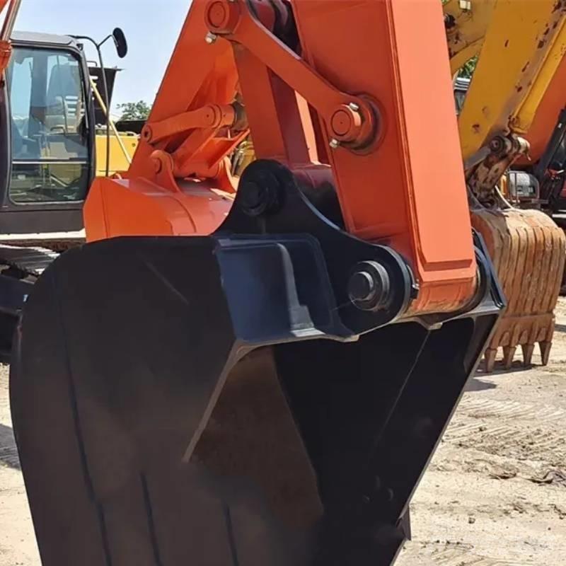 Hitachi ZX 210 대형 굴삭기 29톤 이상