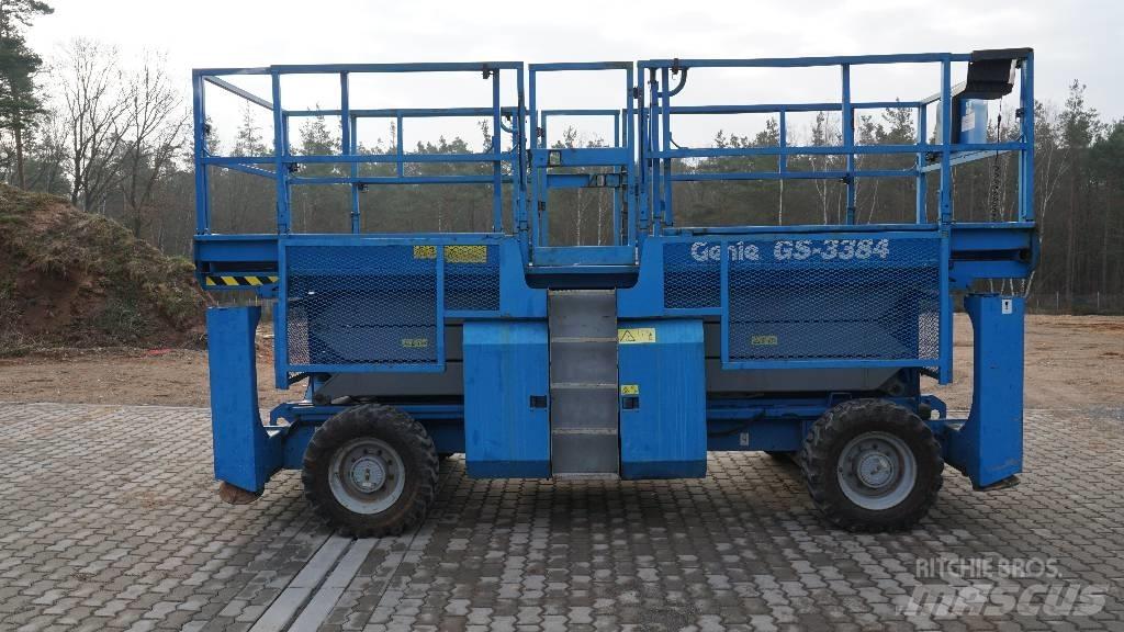 Genie GS3384 RT 4x4 가위형 리프트
