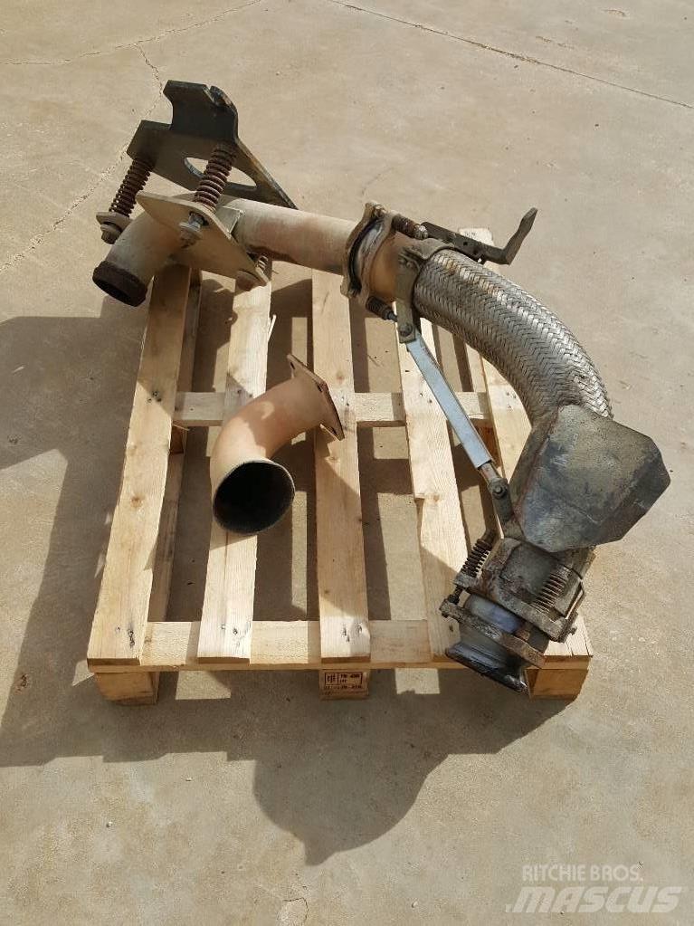 Volvo A35D/E    A40D/E 연결식 홀러