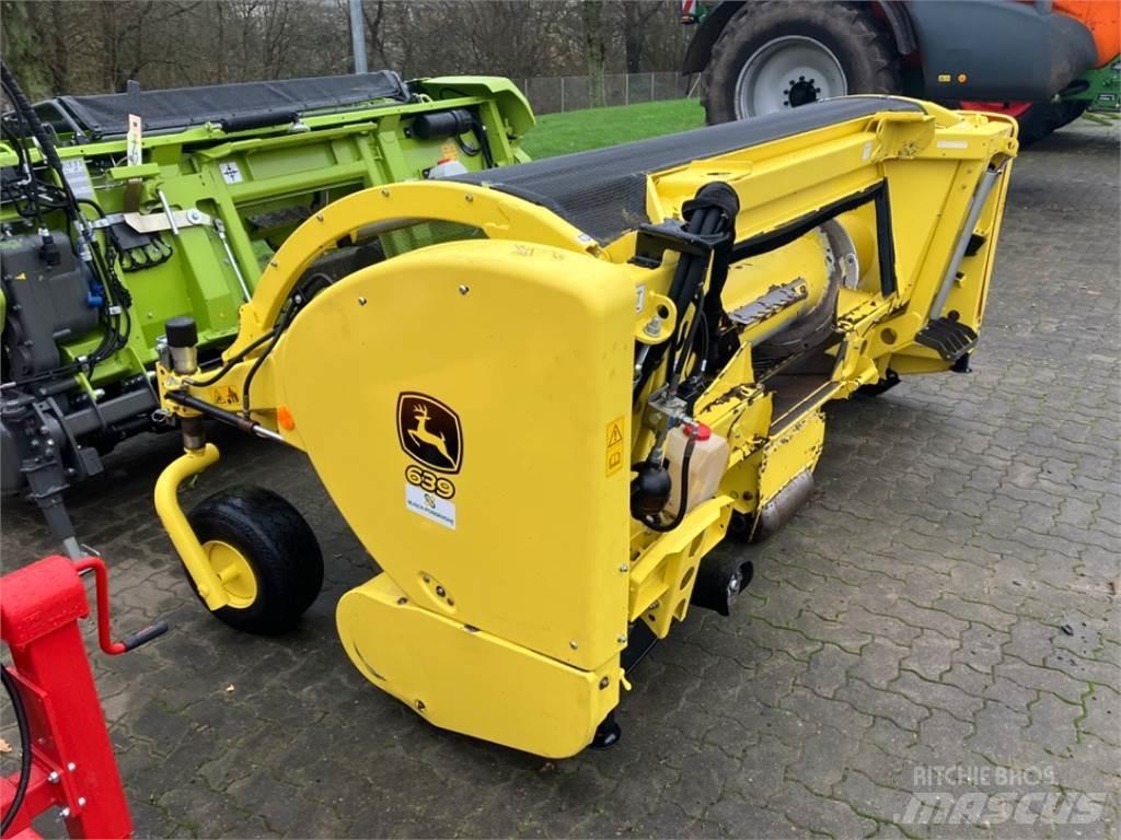 John Deere 8300i 목초 수확기