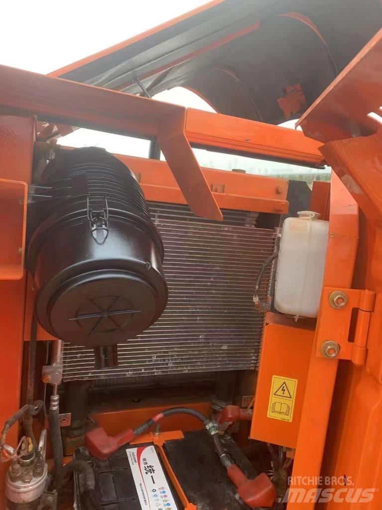 Hitachi ZX 60 소형 굴삭기 7톤 미만