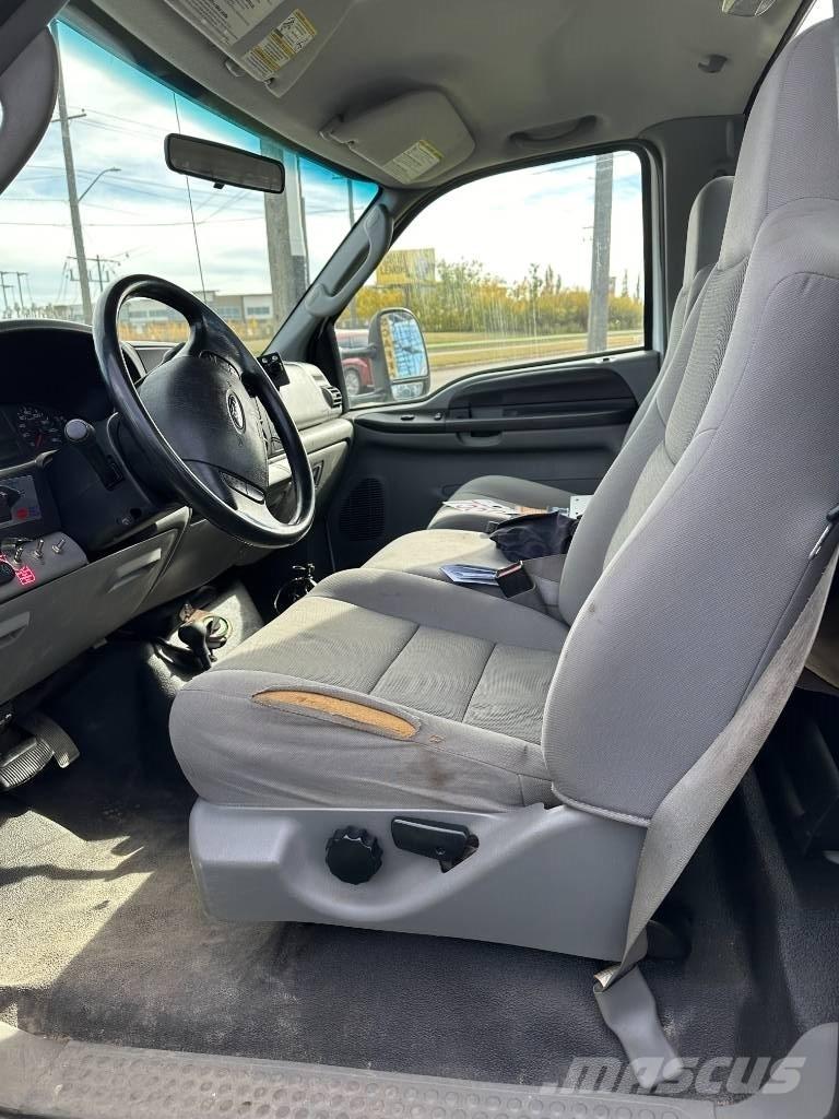 Ford F 550 XLT 플랫베드/드롭사이드 트럭