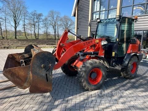 Kubota R 082  휠로우더